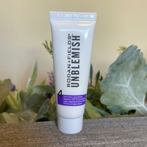 UNBLEMISH oil control lotion SPF 20